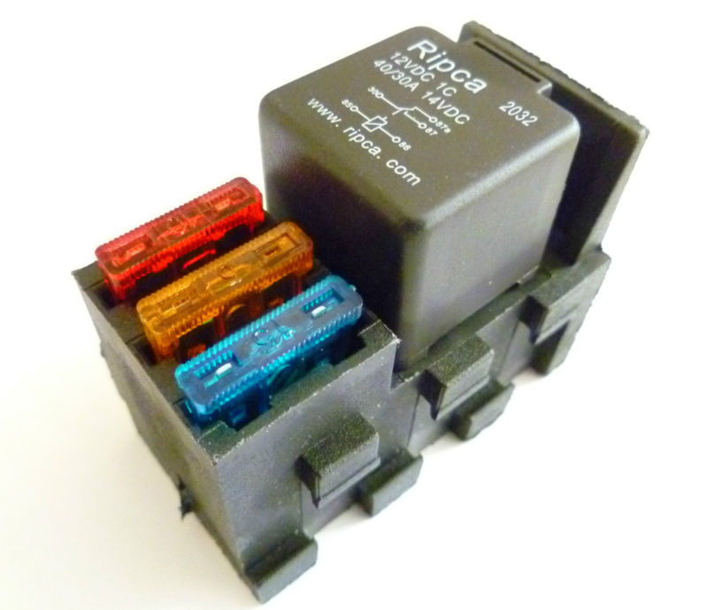 5 pin relay base with 3 x builtin standard size blade fuse holders ALT